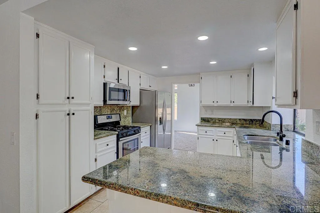 Photo #8: PTP2505881 Listing: Photo #8