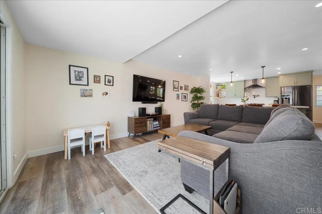 https://cdn.realtyfeed.com/cdn/127/306509149/e01d847f14c91def13a5d88daa3d0727.webp