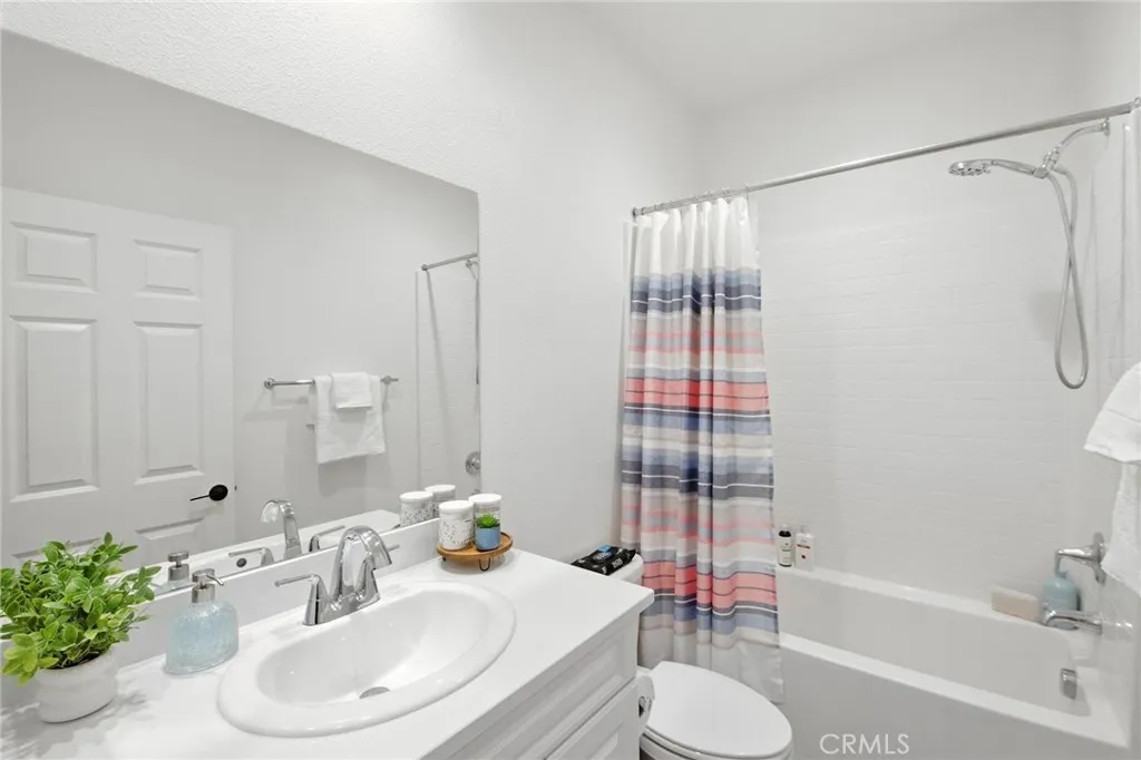 Photo #13: SB25173958 Listing: Photo #13