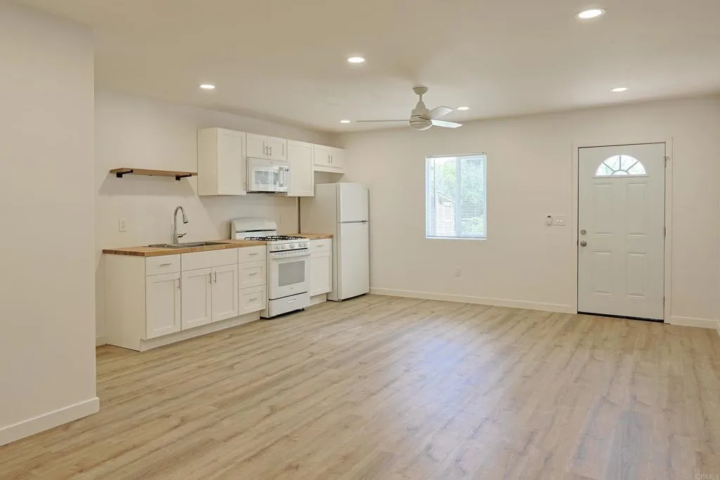 Encinitas, CA 92024