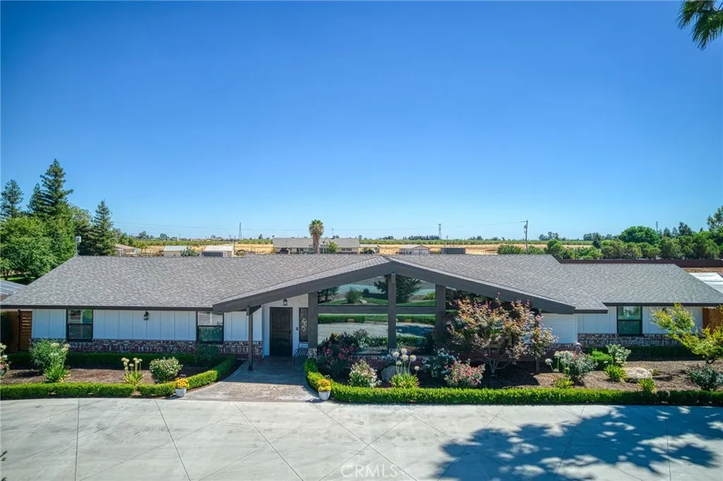 8639 E Los Altos Avenue, Clovis, CA 93619 - Photo 4 of 73, Clovis, CA