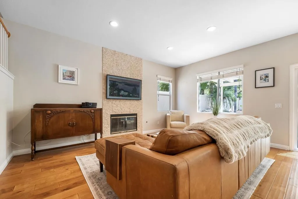 https://cdn.realtyfeed.com/cdn/127/306509480/2998490353009c15263e22a16c2ba115.webp