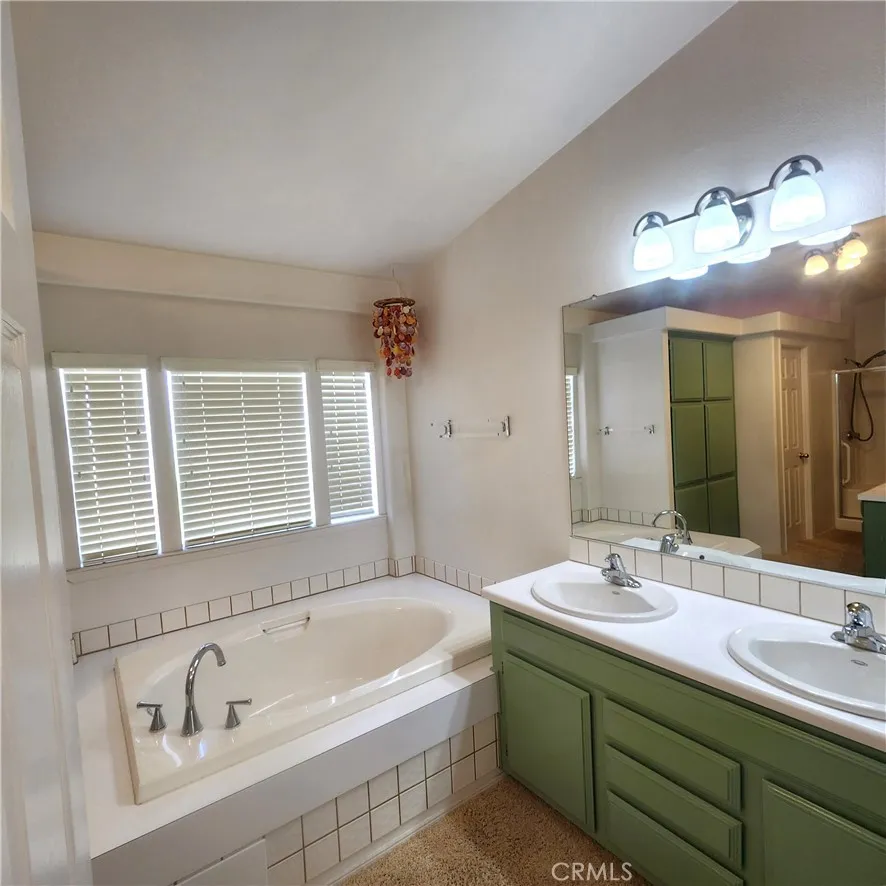 https://cdn.realtyfeed.com/cdn/127/306509630/10f09081c83b37e0a5af5280f955f3a2.webp