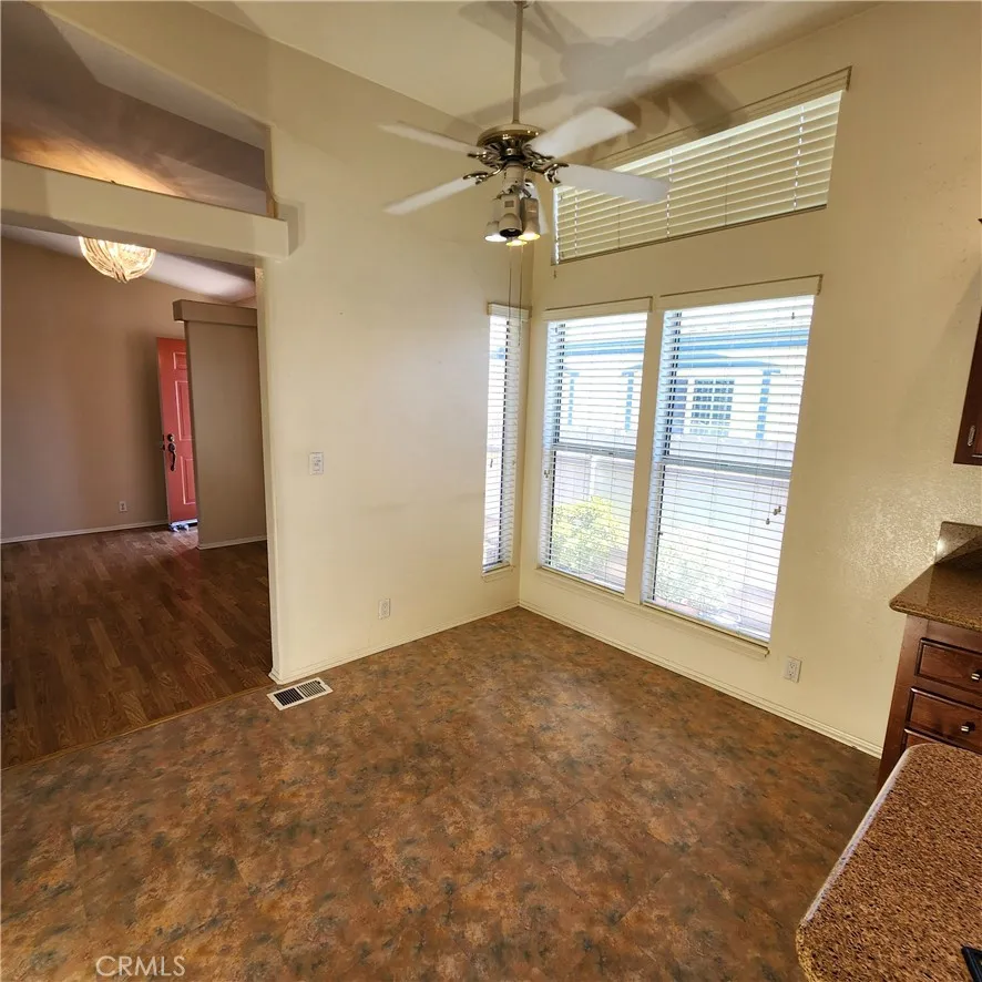 https://cdn.realtyfeed.com/cdn/127/306509630/27b65a1a09111a9e7ce8daf8b1c0efaa.webp