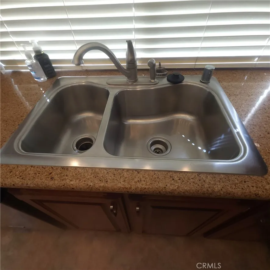 https://cdn.realtyfeed.com/cdn/127/306509630/31832839b69044e45a91f16ba8381e3b.webp