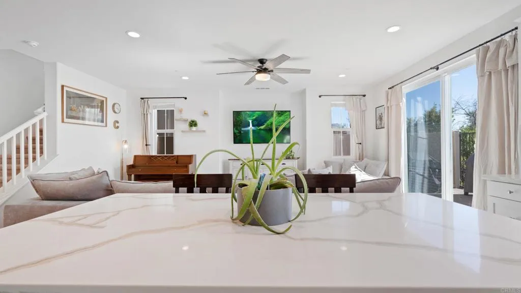 https://cdn.realtyfeed.com/cdn/127/306509676/de3f36144ed88296808dc5a113e7b61c.webp