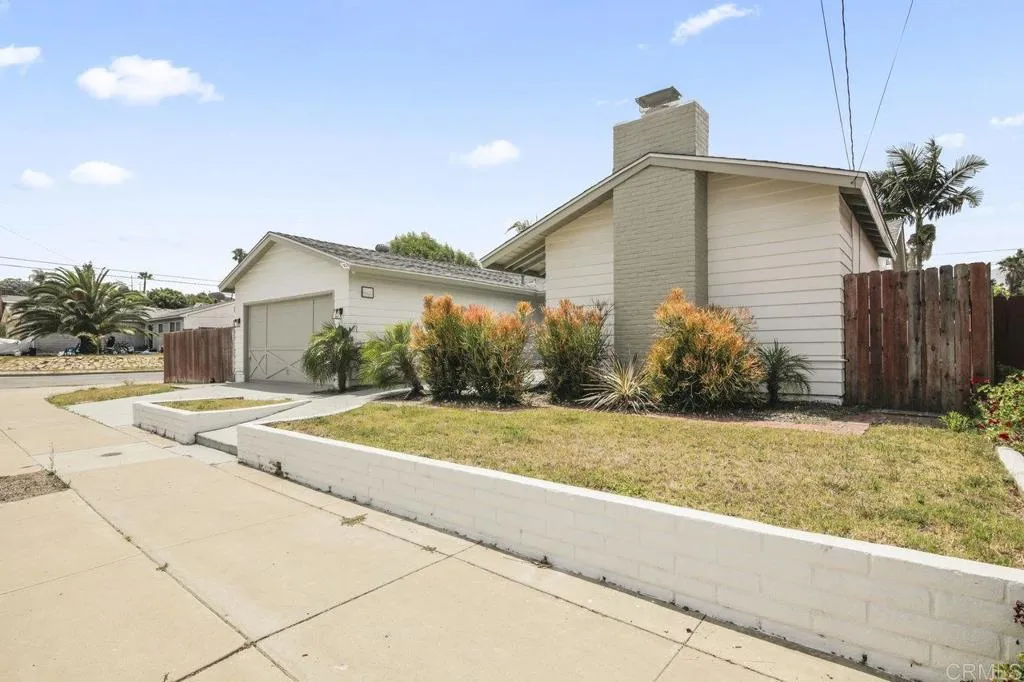 https://cdn.realtyfeed.com/cdn/127/306509681/2f497d7ae08840e95946732ef7e17447.webp