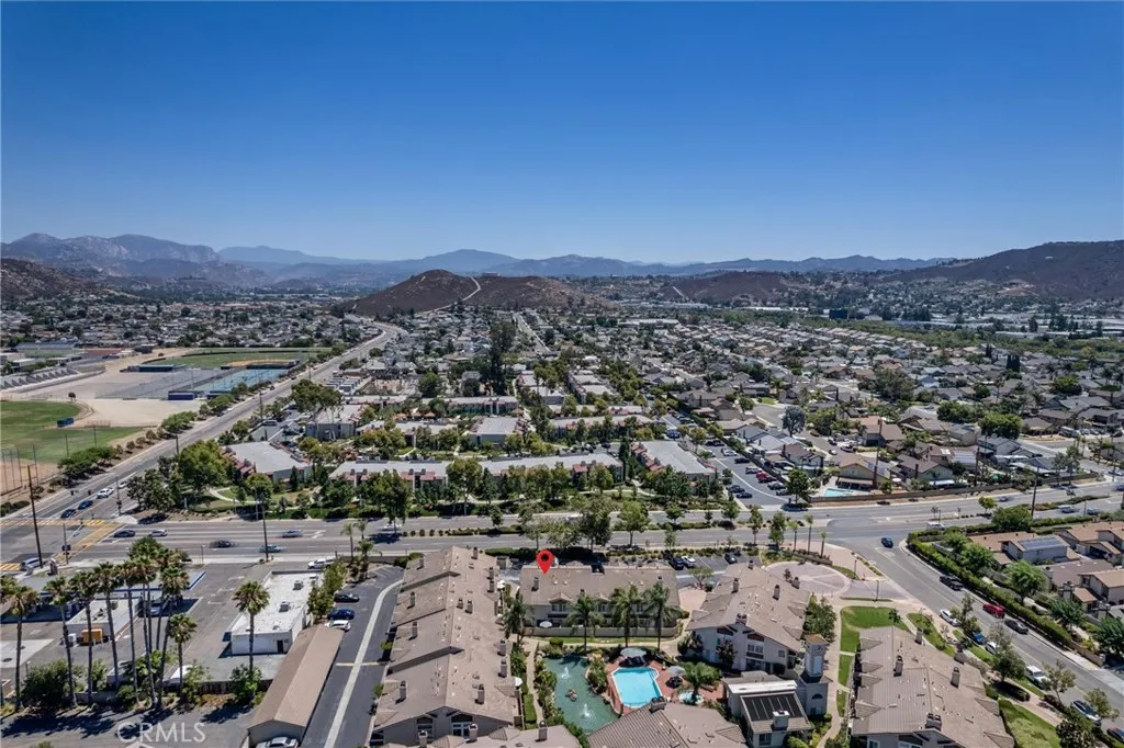 https://cdn.realtyfeed.com/cdn/127/306509831/b74ba8b0b9f572f23b2d036233ac55f0.webp