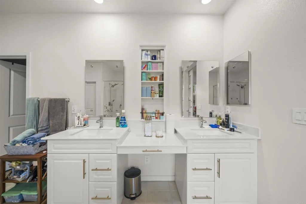 https://cdn.realtyfeed.com/cdn/127/306510103/11cfcbaf5ebbe1a05b8c0d60d8e7cac9.webp