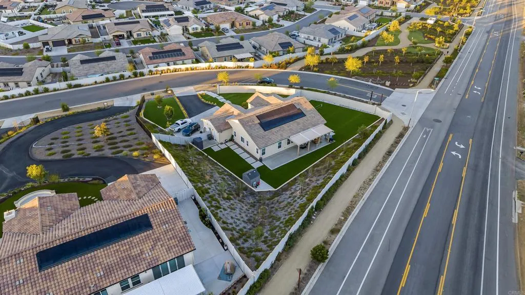 https://cdn.realtyfeed.com/cdn/127/306510103/22cd35fd46429e2eb95f93e2f6d4638f.webp