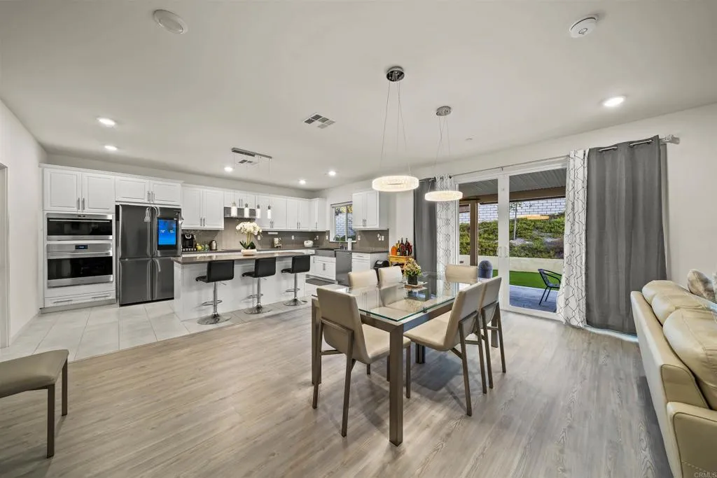 https://cdn.realtyfeed.com/cdn/127/306510103/2876653e0bc1d30cbca53f41cb697f9d.webp