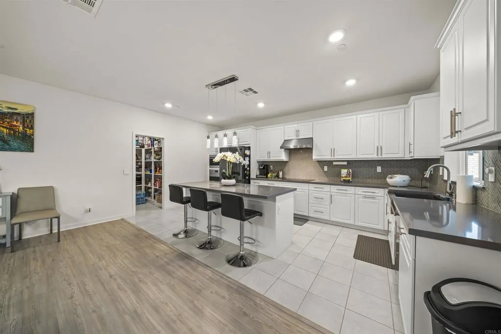 https://cdn.realtyfeed.com/cdn/127/306510103/7afa49906af98c3ba4eee95c48d1e455.webp