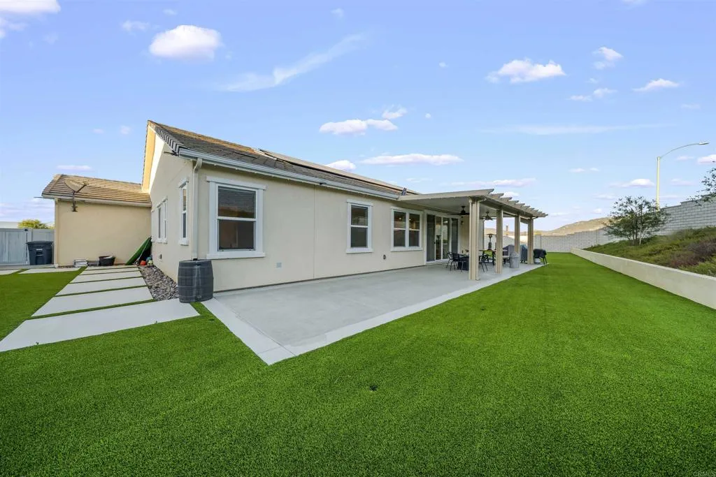https://cdn.realtyfeed.com/cdn/127/306510103/880d7c498427205556ef67d696ad0c3b.webp