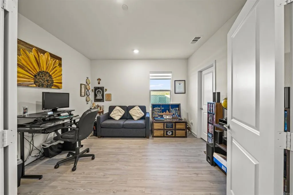 https://cdn.realtyfeed.com/cdn/127/306510103/8fad9599d542e5e43d0eaaa088c24ddf.webp