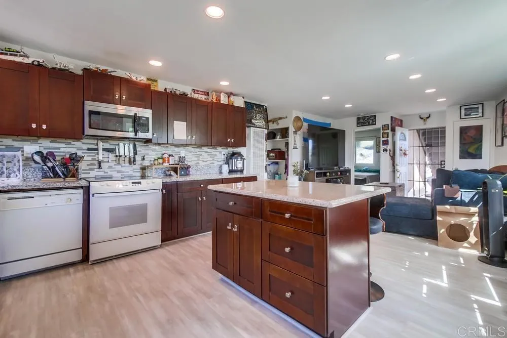 Photo #10: PTP2505909 Listing: Photo #10