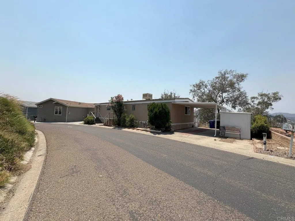 https://cdn.realtyfeed.com/cdn/127/306510283/e31328a4b42f0453c7f809ef8b5a3dd4.webp