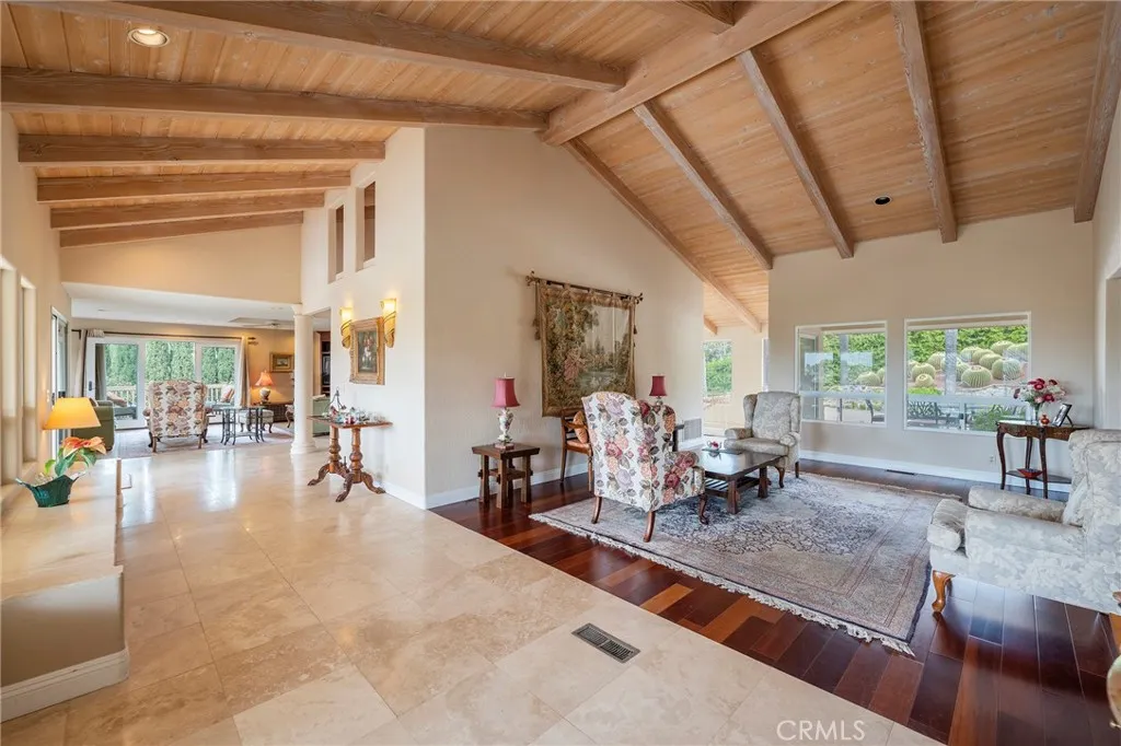 https://cdn.realtyfeed.com/cdn/127/306510334/a8d4de326e6481bc312ae755435580c5.webp