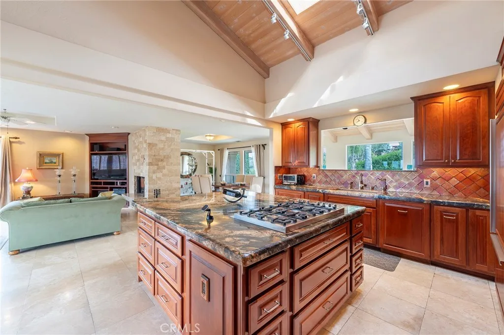https://cdn.realtyfeed.com/cdn/127/306510334/b9dc32cc7b89b05922d06080c26f3aac.webp