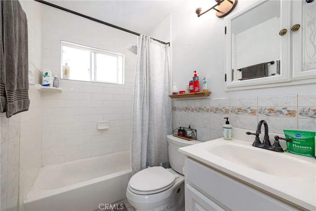 https://cdn.realtyfeed.com/cdn/127/306510335/073ebaa00e9f31ed086cde9cadaa3f26.webp