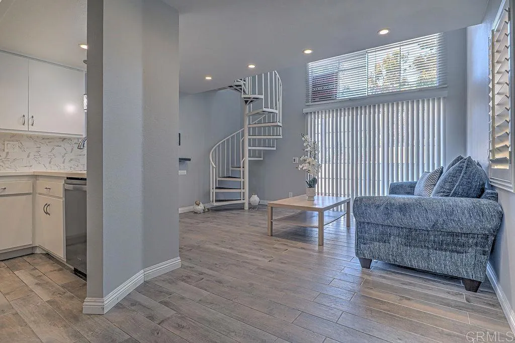 https://cdn.realtyfeed.com/cdn/127/306510430/608248e018f75bf8ad9a141a04743f25.webp