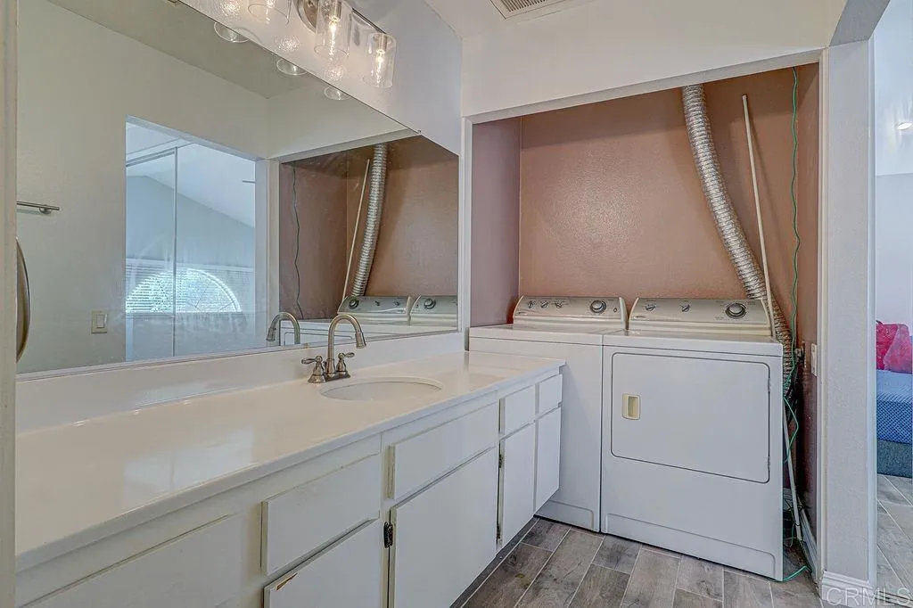https://cdn.realtyfeed.com/cdn/127/306510430/e6ff7cb60c592648f4354b24d8394248.webp