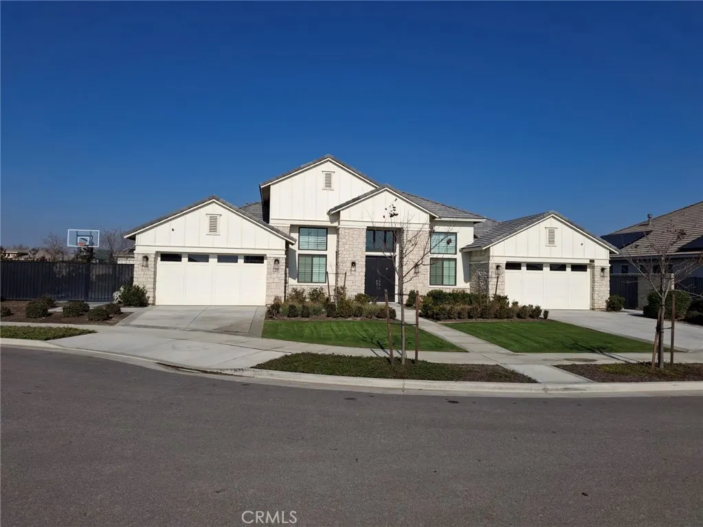 Bakersfield, CA 93311