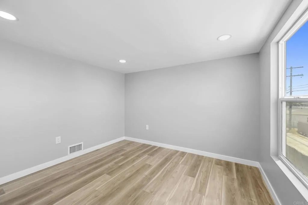 https://cdn.realtyfeed.com/cdn/127/306510527/654c477234589f9c0d9b4053a08c1bcd.webp