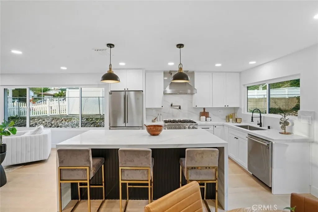 https://cdn.realtyfeed.com/cdn/127/306510601/06f3b7da1f39f6091f9b66d3a4806c9b.webp