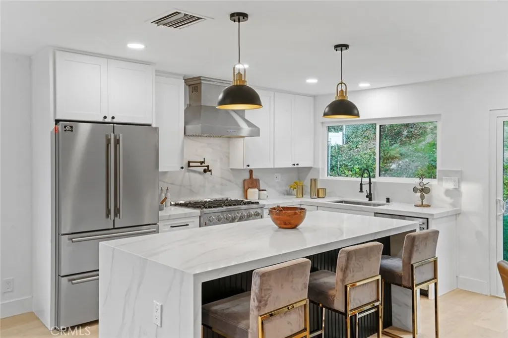 https://cdn.realtyfeed.com/cdn/127/306510601/853c4b63284ae9e8f05dce0ebd6f89df.webp