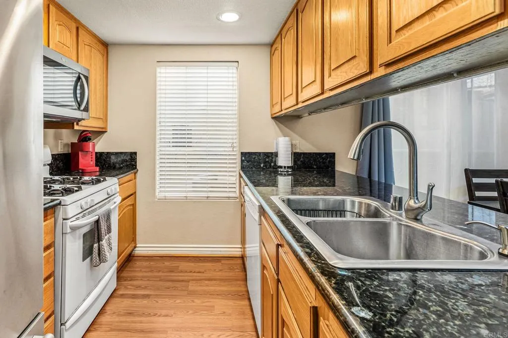 https://cdn.realtyfeed.com/cdn/127/306510647/0be5c5ff0b0dfa63c0ca2fbe8f6c3669.webp