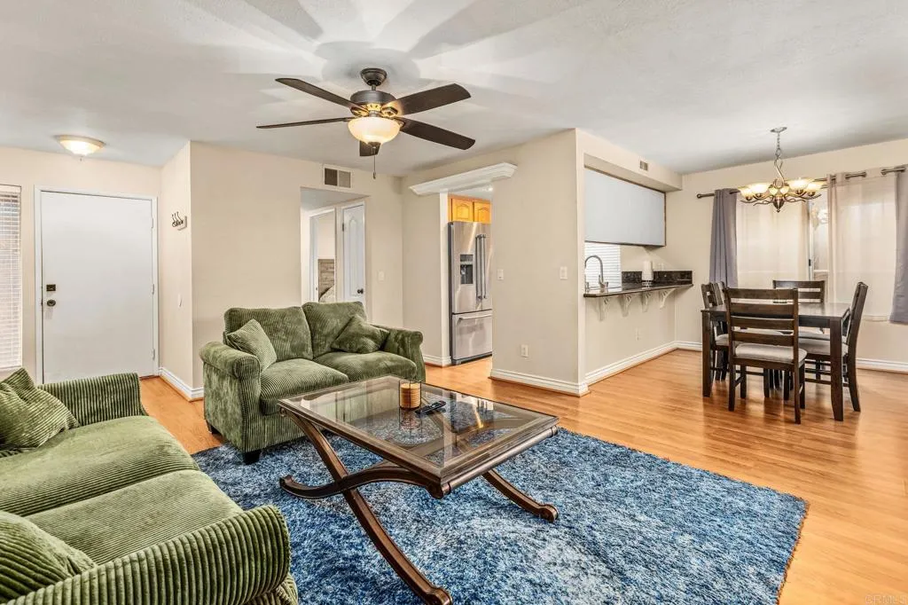 https://cdn.realtyfeed.com/cdn/127/306510647/70a2cdecef106534410e4eb5fc29828e.webp