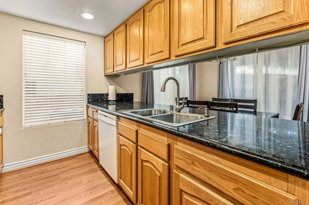 https://cdn.realtyfeed.com/cdn/127/306510647/a7f75de4672ca274474c196616baf6df.webp