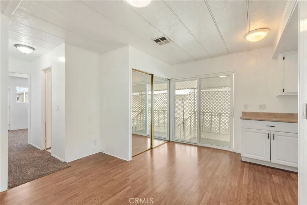 https://cdn.realtyfeed.com/cdn/127/306510682/025a4914ce42b58cb9f6a586ab7c20c2.webp