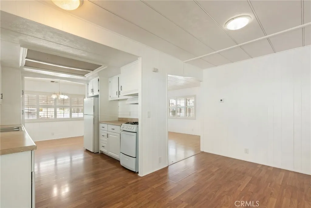 https://cdn.realtyfeed.com/cdn/127/306510682/2ac46d57d8039b8911d9bf85d02110f2.webp