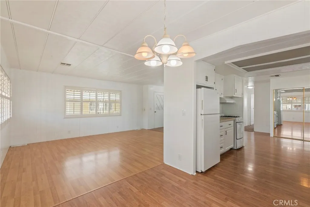 https://cdn.realtyfeed.com/cdn/127/306510682/a4ae52b1a4f08a834c7f9e7389b97b36.webp