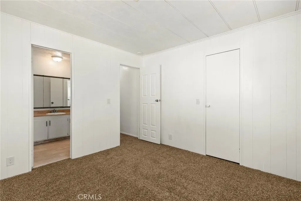 https://cdn.realtyfeed.com/cdn/127/306510682/eb503613a874db64d89ad69284bb249c.webp