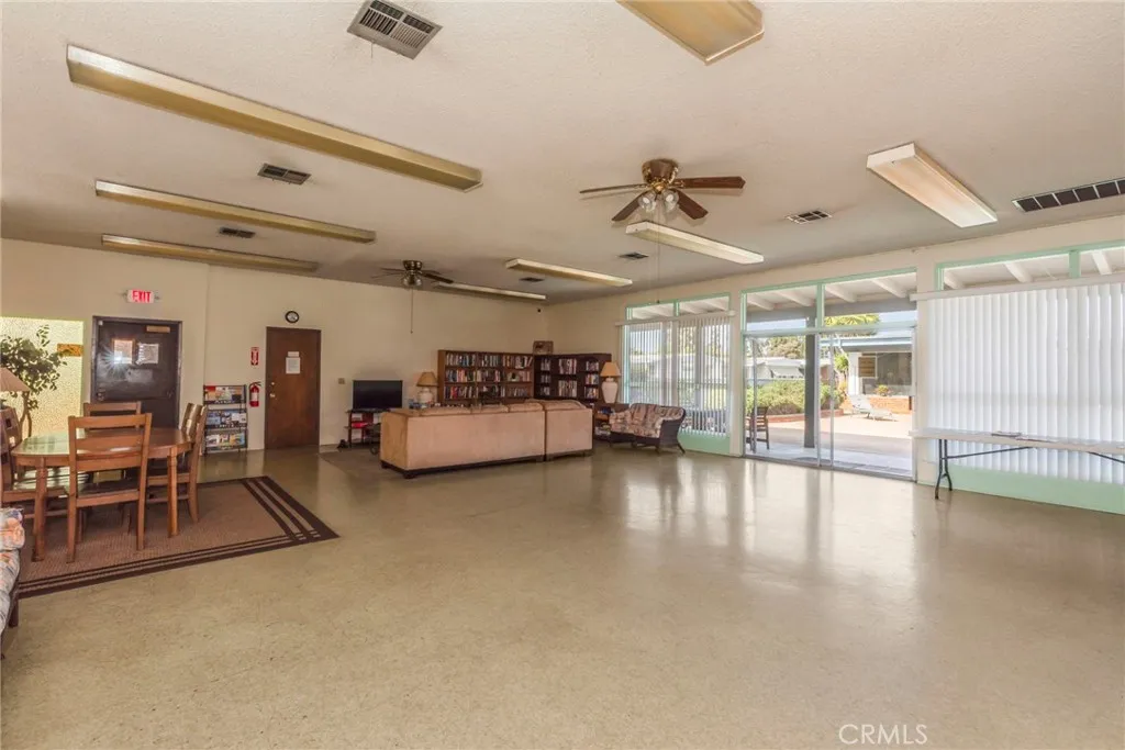 https://cdn.realtyfeed.com/cdn/127/306510740/28b75d2754f8da67cc9a907e56f1f1a4.webp