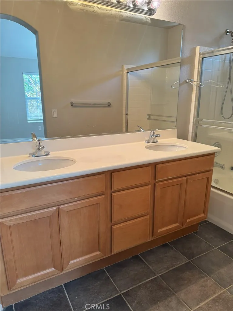 Photo #26: TR25171391 Listing: Photo #26