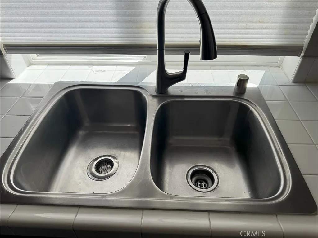 Photo #10: TR25171391 Listing: Photo #10