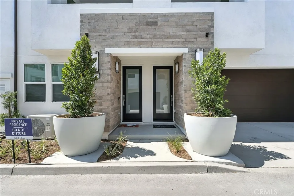 Photo #4: OC25154851 Listing 