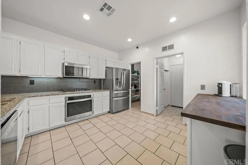 Photo #10: PTP2505942 Listing: Photo #10