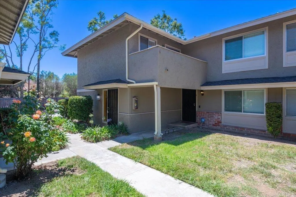 MLS: PTP2505944 Condo For Sale