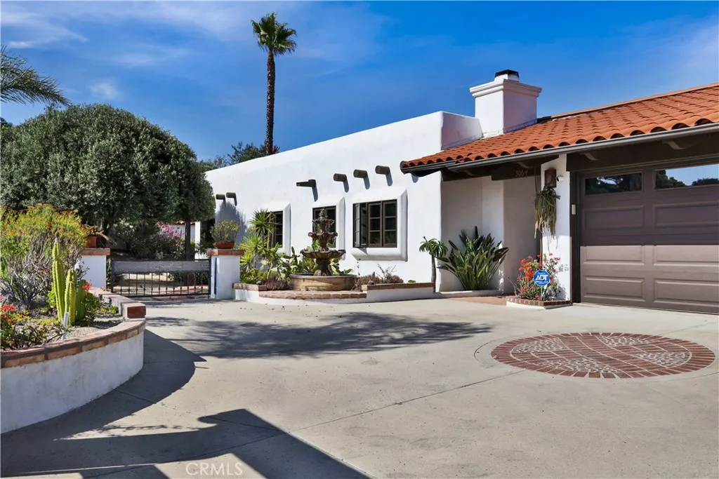 https://cdn.realtyfeed.com/cdn/127/306511374/0e8d7b062feddd1e7d292c88b01092cf.webp