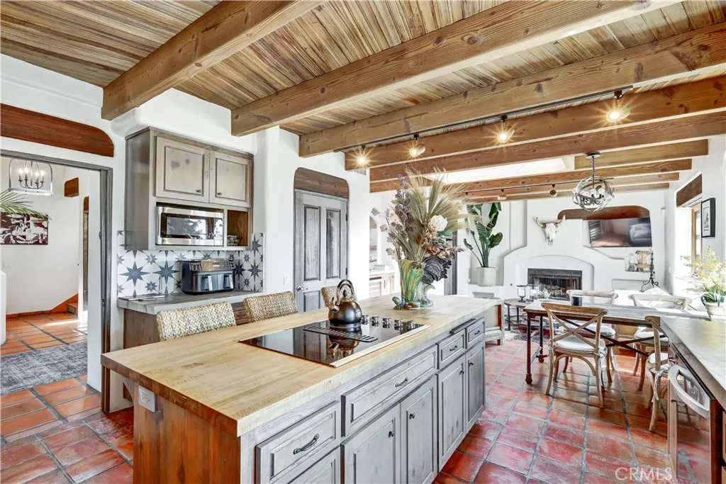 https://cdn.realtyfeed.com/cdn/127/306511374/2712765a6495a10fae5f620890ba5e5f.webp