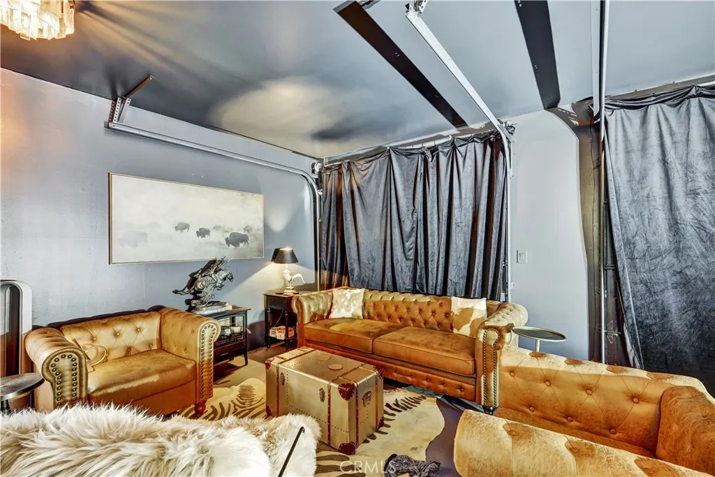 https://cdn.realtyfeed.com/cdn/127/306511374/52c5f4ef9f078edec0b879ecb853cfe0.webp