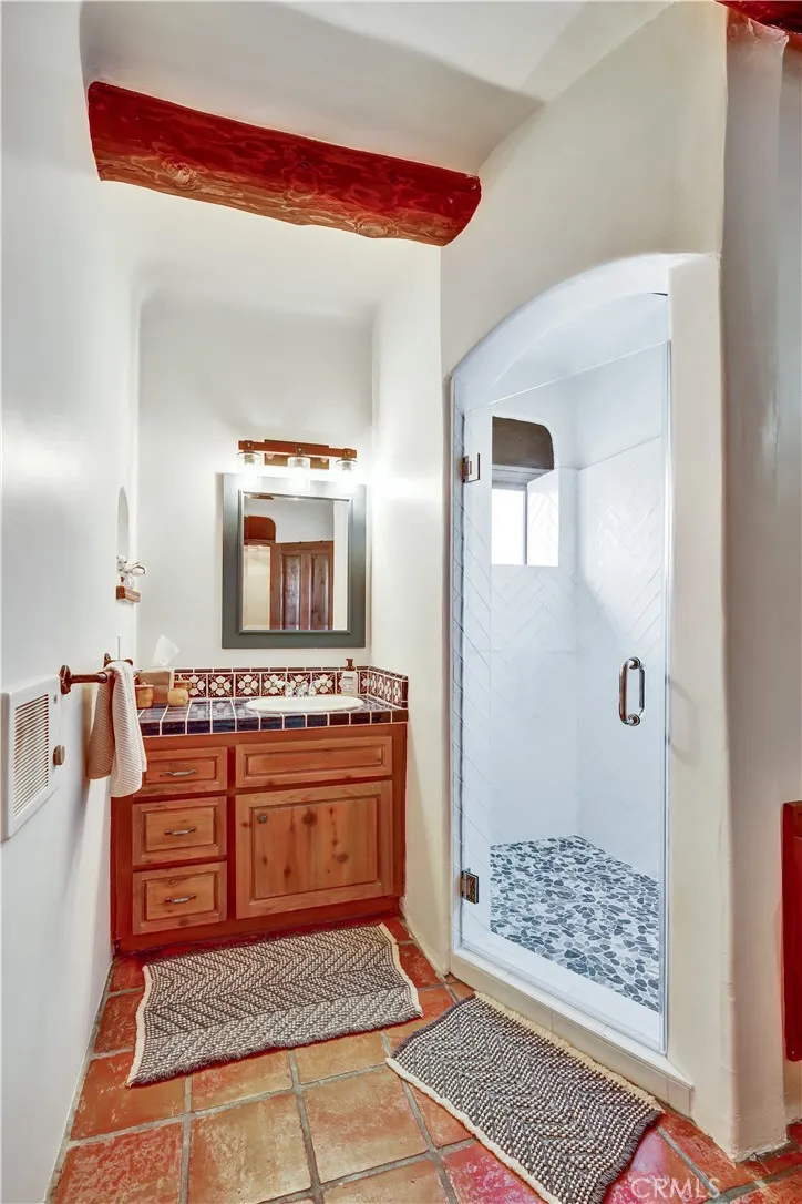 https://cdn.realtyfeed.com/cdn/127/306511374/a0481c46a4b52821354fab2a0a69729e.webp