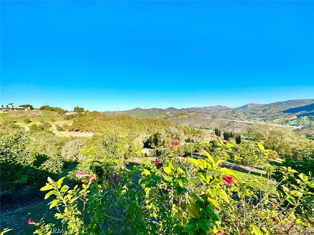 https://cdn.realtyfeed.com/cdn/127/306511401/00bc5c80809d9aa908fb474c99d3e3d9.webp