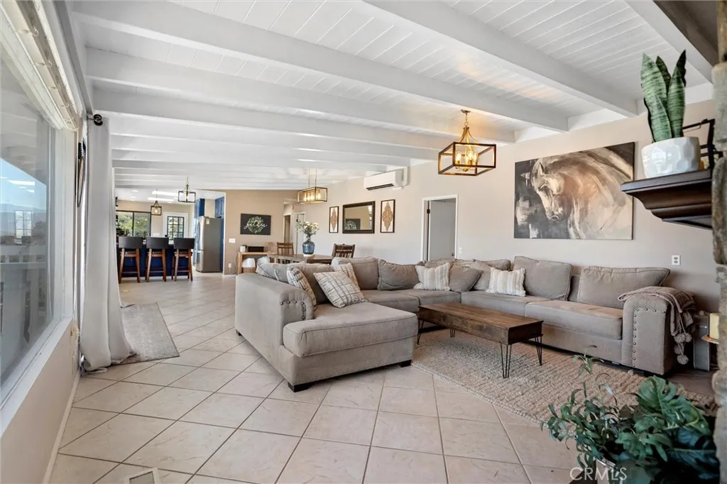 https://cdn.realtyfeed.com/cdn/127/306511401/5e67bd2ed61d59cc094d7b5770b2c2e4.webp