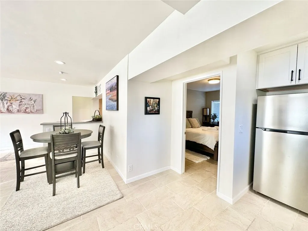 https://cdn.realtyfeed.com/cdn/127/306511401/958134ebc57b12f5db8fd7a9adcc93e1.webp