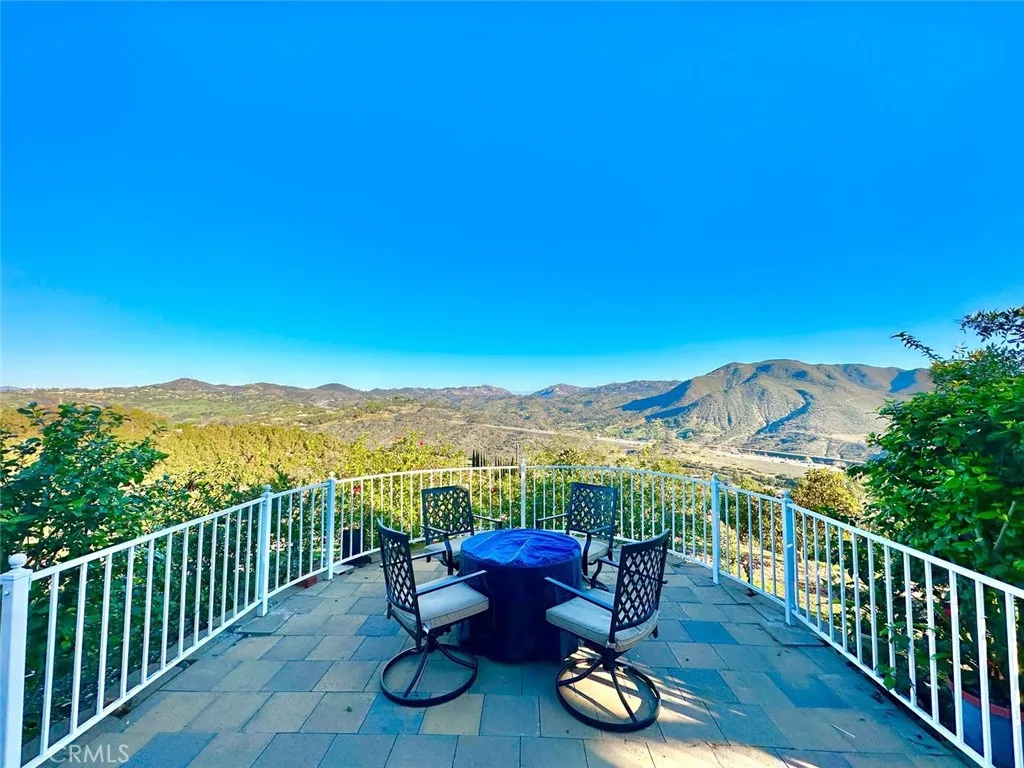 https://cdn.realtyfeed.com/cdn/127/306511401/a612b5ce1bcbfa0ca00059e73fda7fe3.webp